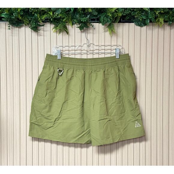 Nike ACG Women’s Oversized Shorts Green Size L - DH8350-378 - Picture 3 of 15